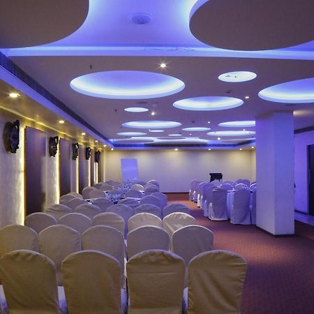 Hotel The Aures Aurangābād Esterno foto